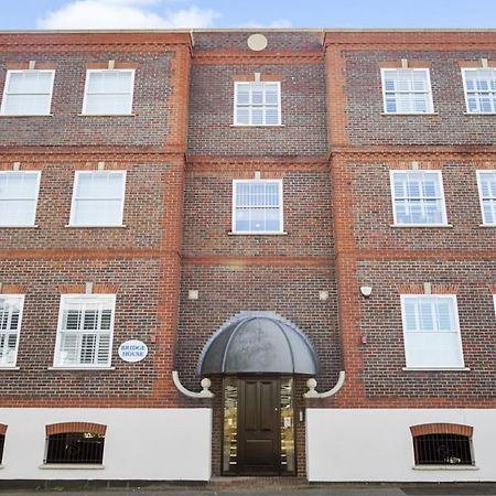 Flat 3 Bridge House Appartamento Staines-upon-Thames Esterno foto