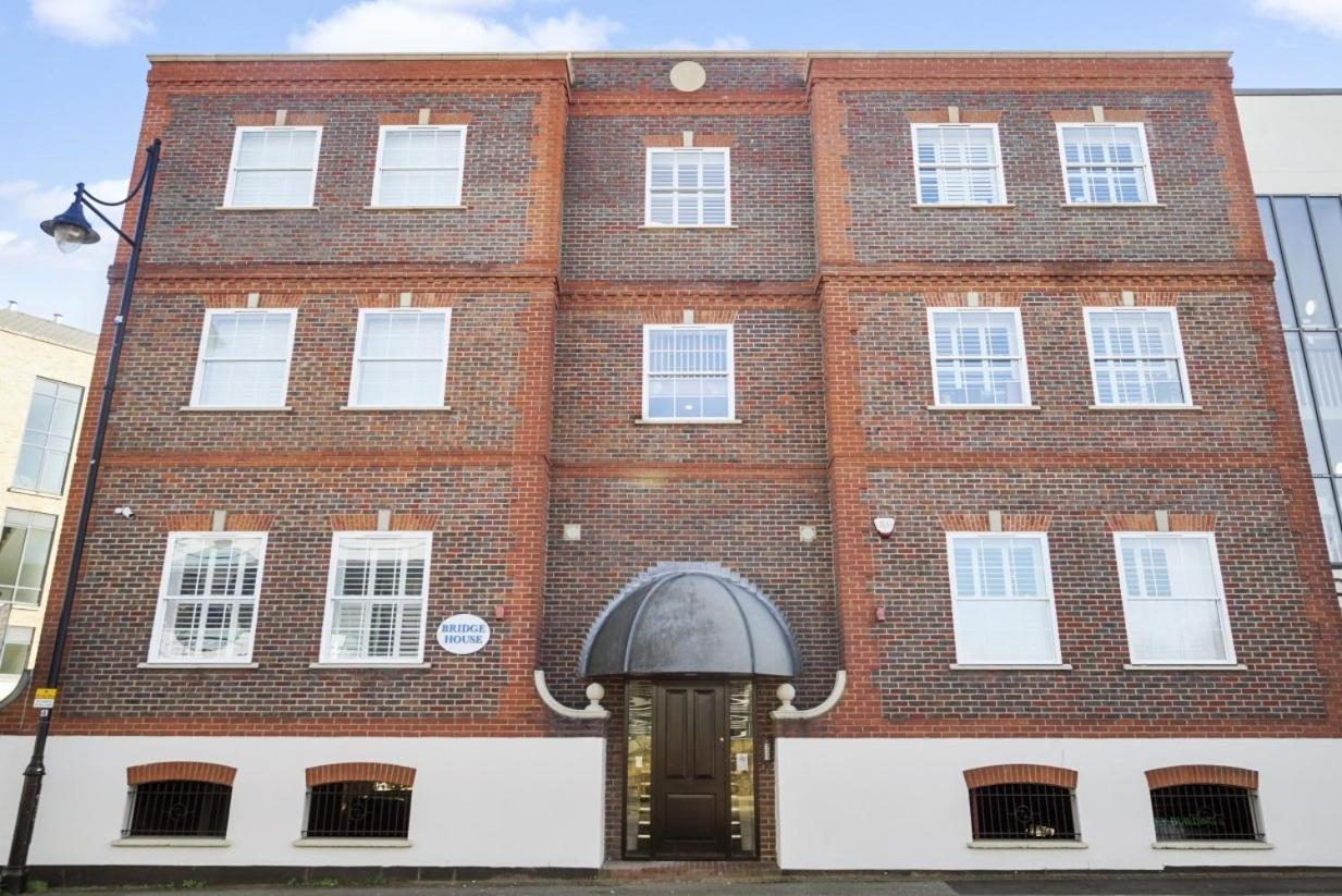 Flat 3 Bridge House Appartamento Staines-upon-Thames Esterno foto