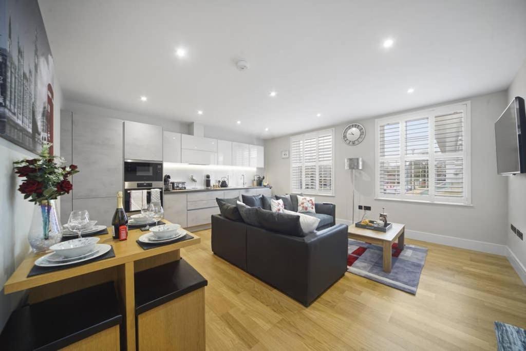 Flat 3 Bridge House Appartamento Staines-upon-Thames Esterno foto