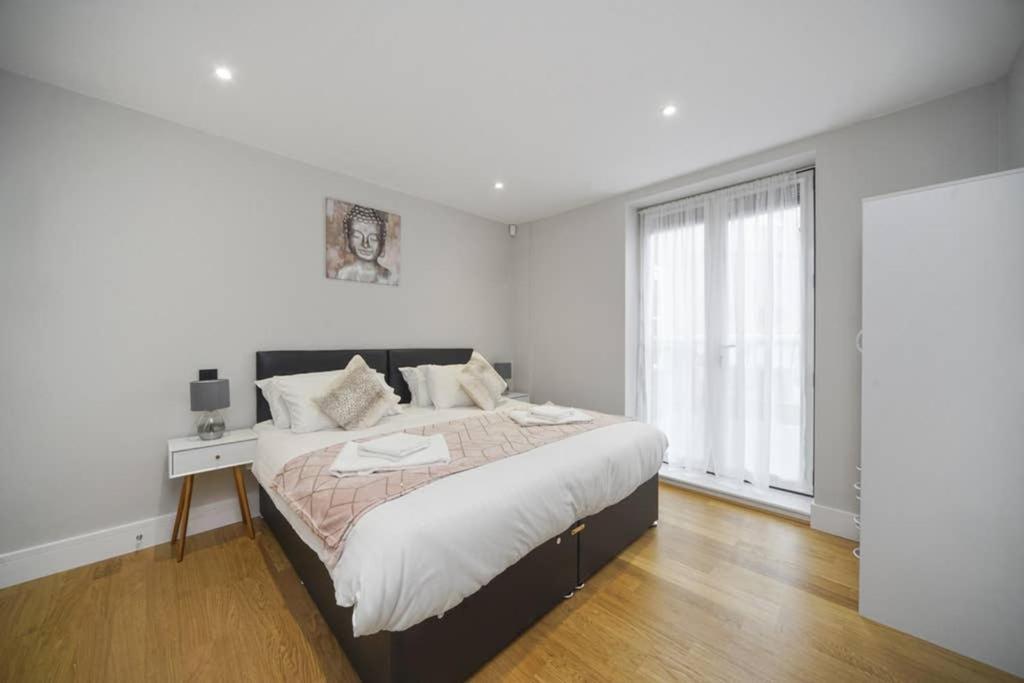 Flat 3 Bridge House Appartamento Staines-upon-Thames Esterno foto